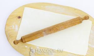 Закуска сосиска в слоеном тесте – простой пошаговый фото рецепт Готовить сосиски тесте из слоеного